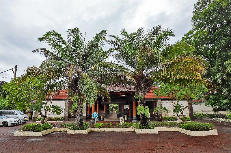 Puri Saron Seminyak, Singapore