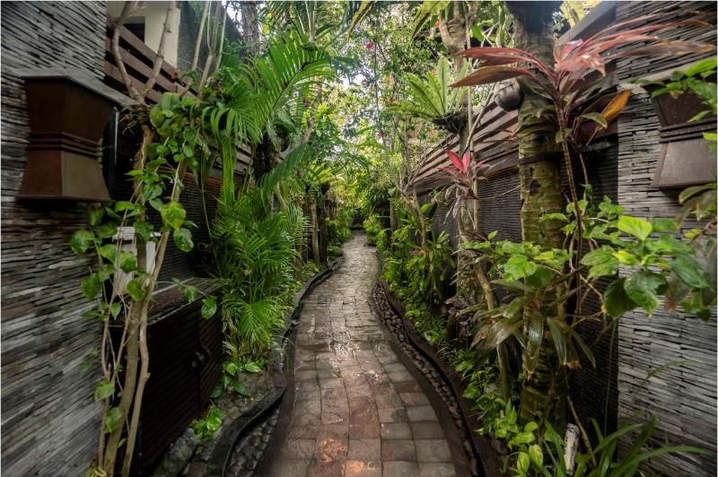The Bali Dream Villa Seminyak, Singapore