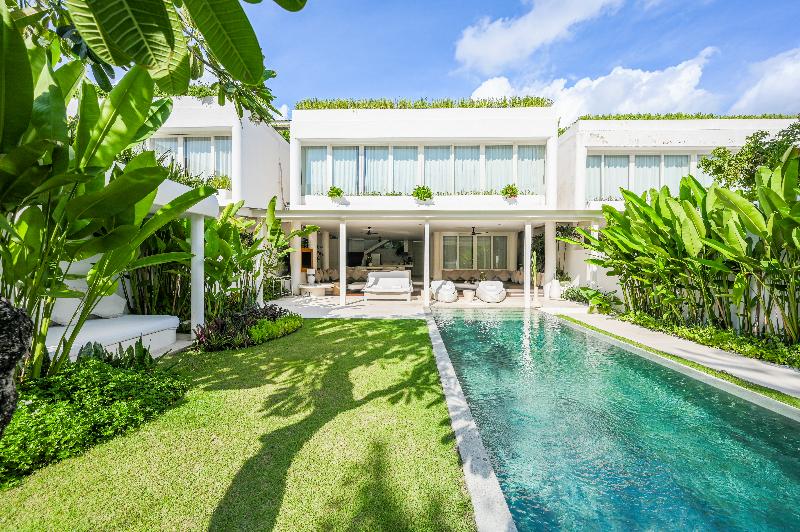 Eden The Residence at The Sea Seminyak, Singapore