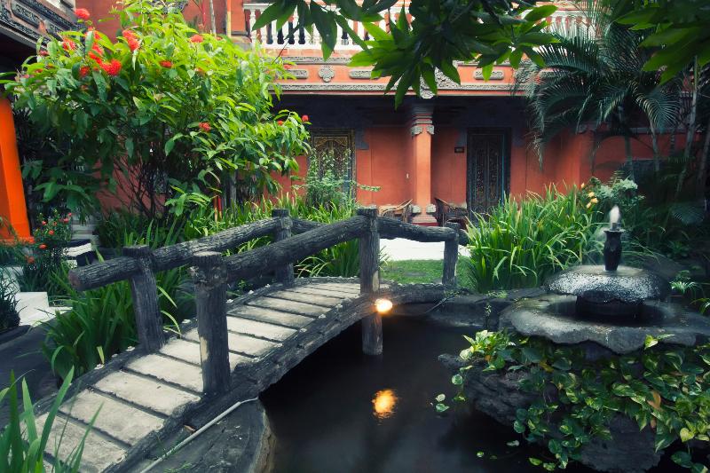 Seminyak Paradiso Hotel, Singapore