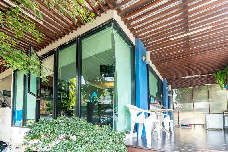 Photo of Riski Residence Bangkok-noi hotel in Bang Khun Non
