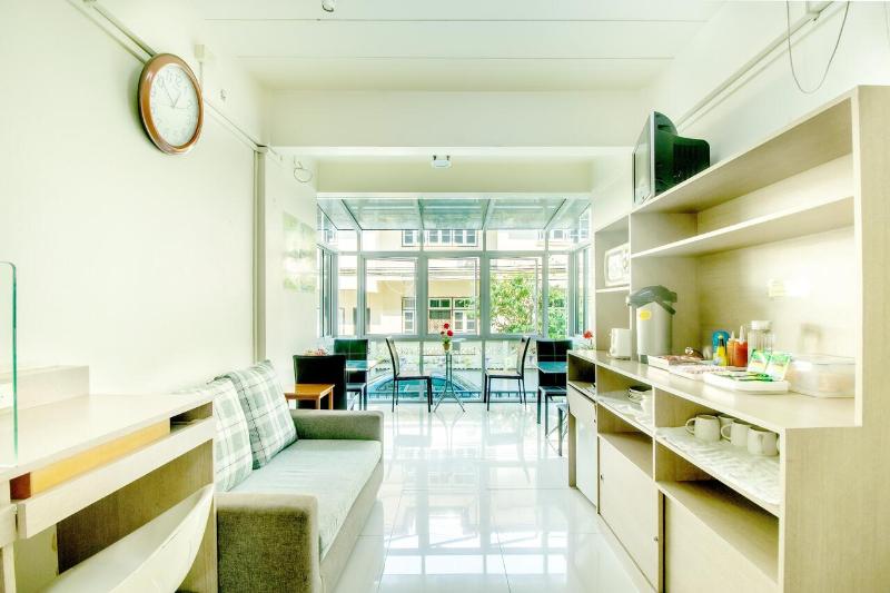 Photo of Riski Residence Bangkok-noi hotel in Bang Khun Non