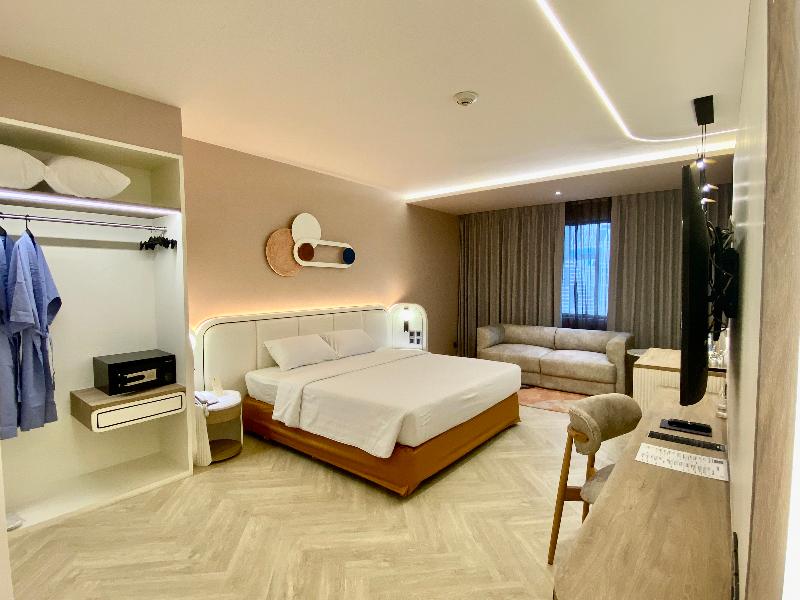 Photo of Royal Benja Hotel, 4-star hotel in Bangkok (and vicinity)