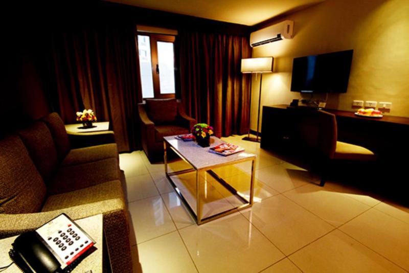 Photo of Mandarin Plaza Hotel, 3-star hotel in Cebu