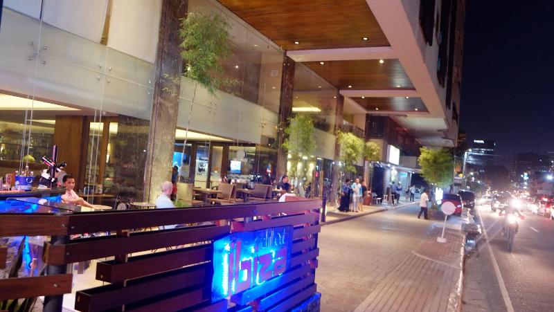 Castle Peak Hotel exterior, 3-Star hotel in Cebu