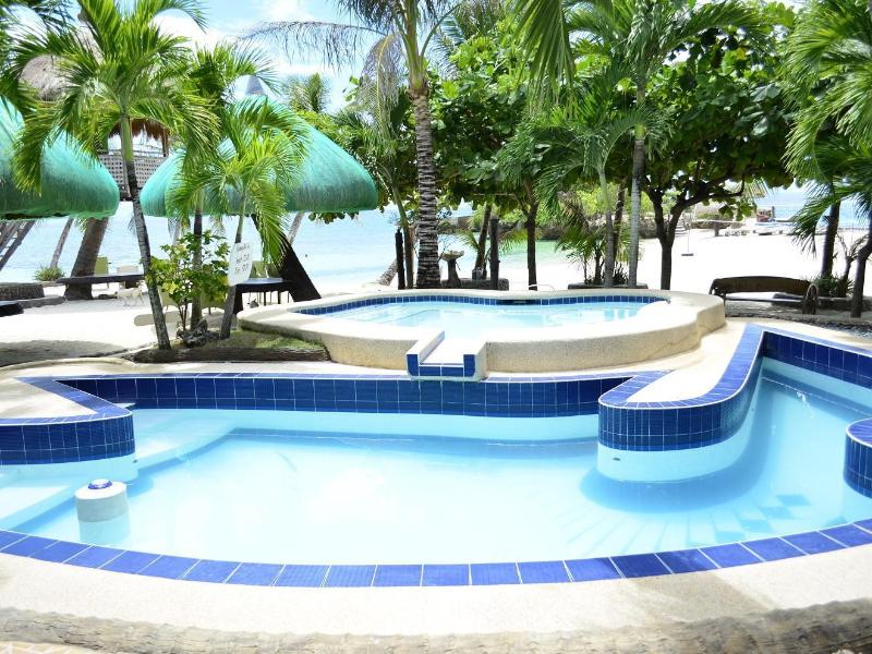 Photo of Mangodlong Rock Resort, 3-star hotel in San Francisco Island