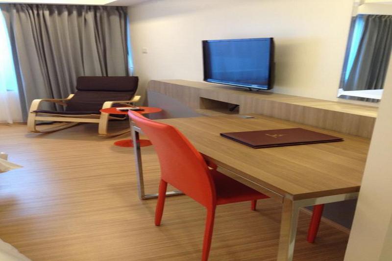 Photo of Grand Tower Inn Sathorn Bangkok, 2-star hotel in Bangkok (and vicinity)