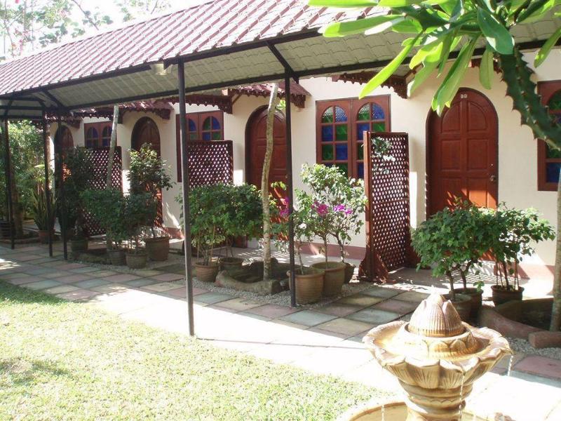 Sabak Awor Resort, Singapore