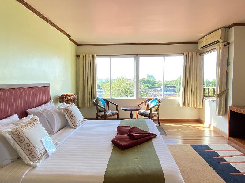Thipurai Beach Hotel, Singapore