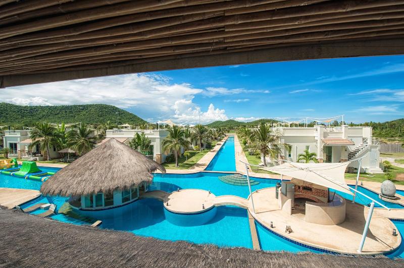 Photo of Oriental Beach Pearl Resort, 5-star hotel in Hua Hin (and vicinity)