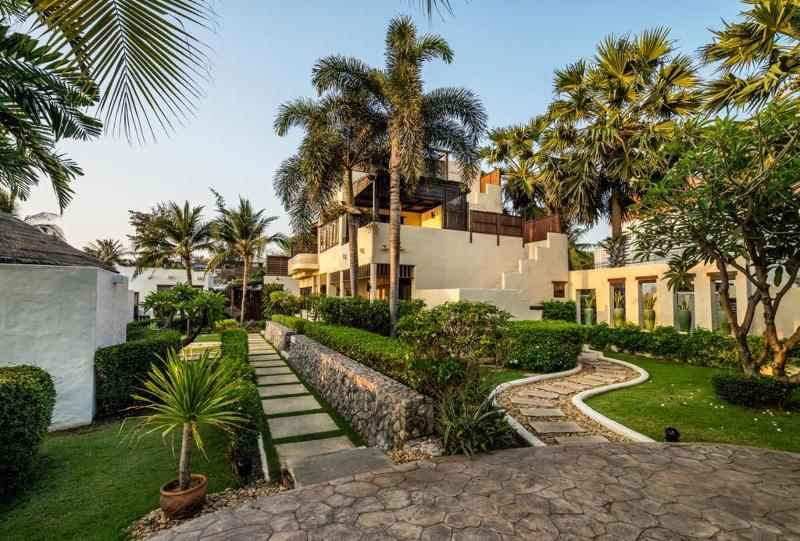 Aleenta Hua Hin - Pranburi, Singapore