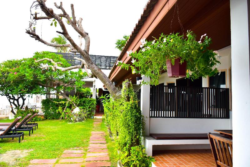 Photo of Sea Memories White Sand Beach Hotel, 2-star hotel in Hua Hin (and vicinity)