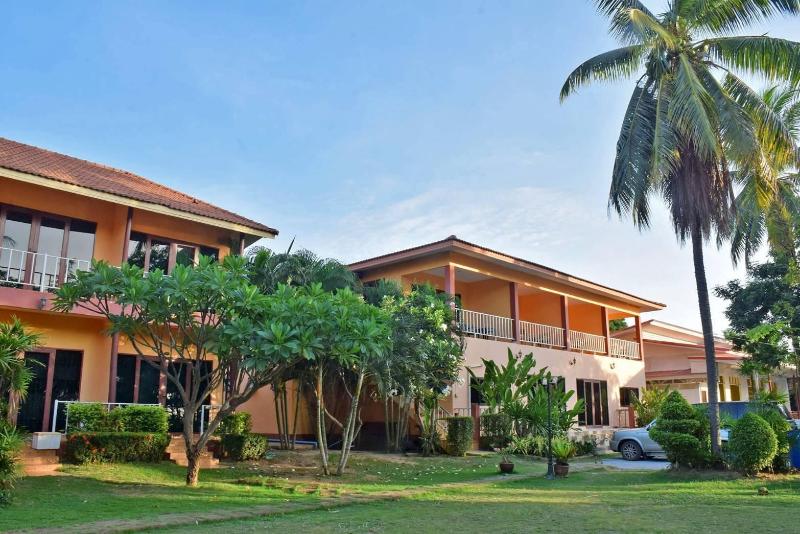 Photo of Pranmanee Beach Resort, 3-star hotel in Hua Hin (and vicinity)