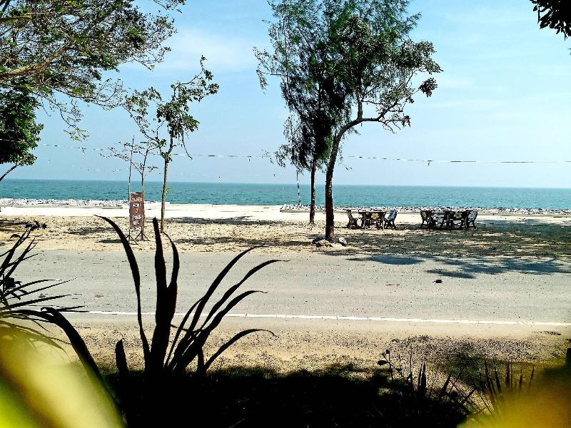 Photo of Pranmanee Beach Resort, 3-star hotel in Hua Hin (and vicinity)