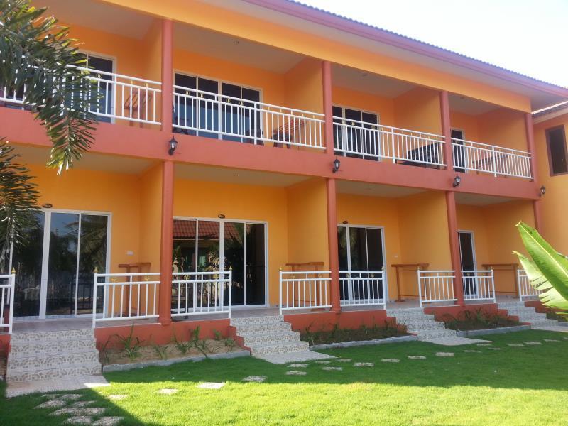 Photo of Pranmanee Beach Resort, 3-star hotel in Hua Hin (and vicinity)