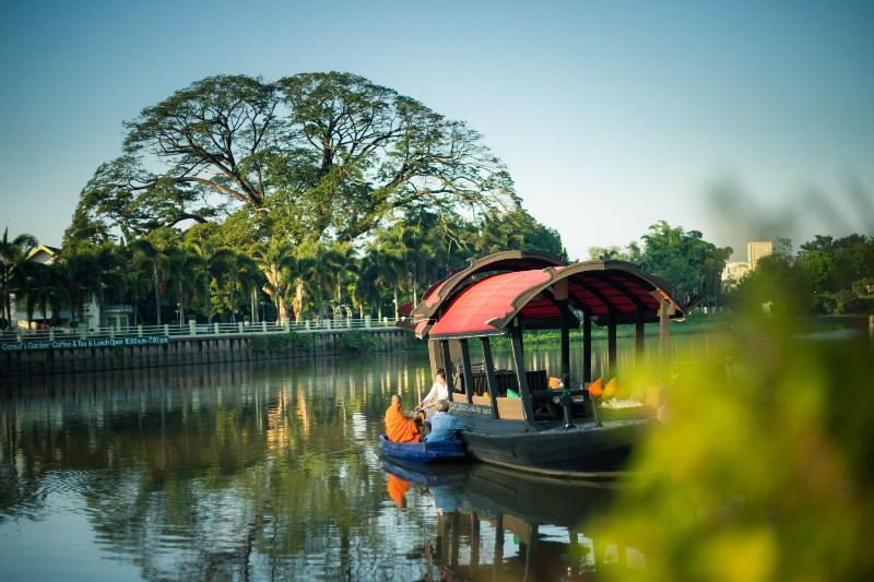Photo of RatiLanna Riverside Spa Resort, 5-star hotel in Chang Khlan
