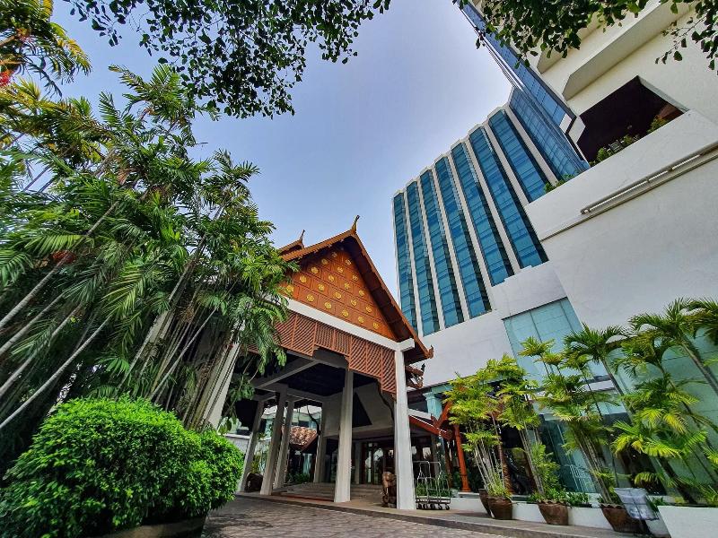 The Empress Hotel Chiang Mai, Singapore