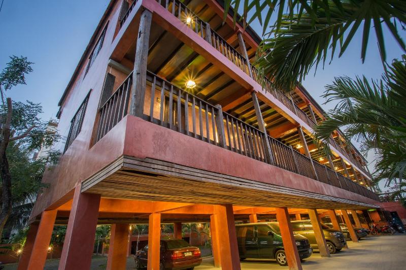 Photo of Rainforest Chiangmai Hotel, 3-star hotel in Chiang Mai