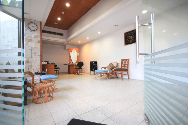 Photo of Amora Hotel Tapae Chiang Mai, 4-star hotel in Chang Moi