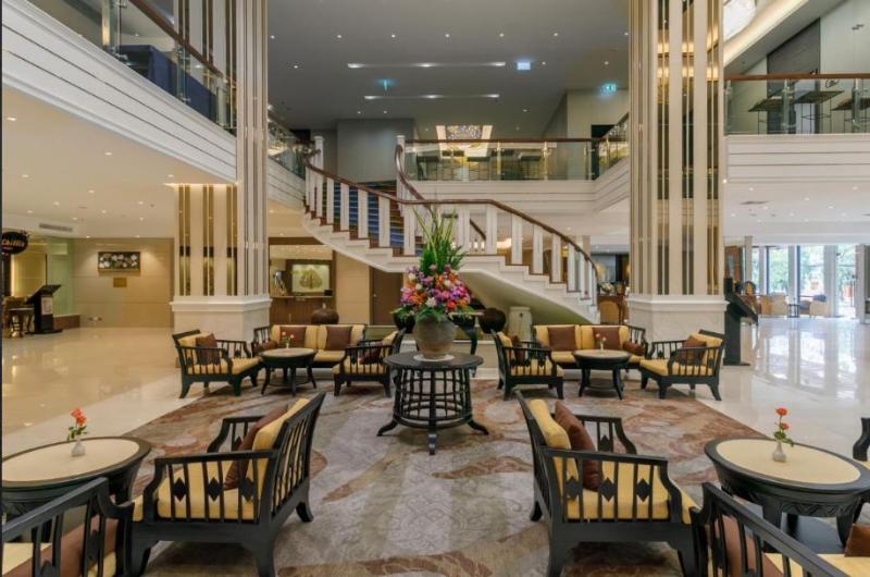 Photo of Amora Hotel Tapae Chiang Mai, 4-star hotel in Chang Moi