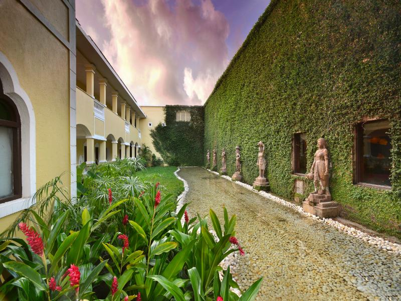 Photo of The LaLiT Golf & Spa Resort Goa, 5-star hotel in Chauri