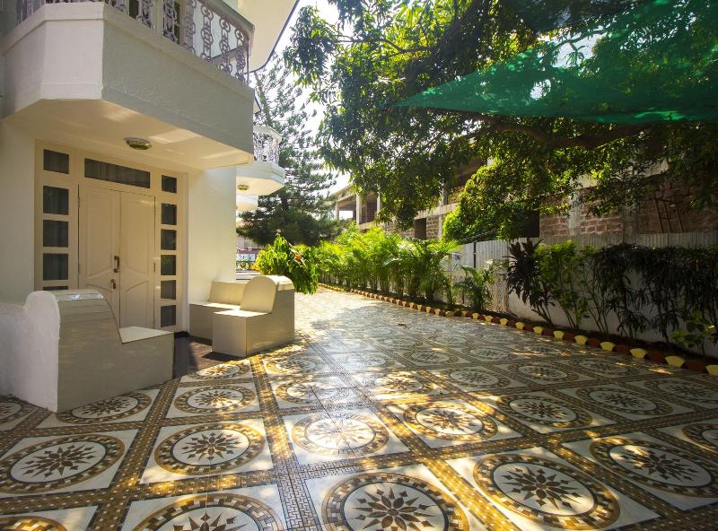 Photo of Santana Beach Resort, 3-star hotel in Candolim