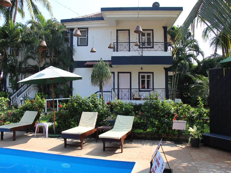 Photo of Santana Beach Resort, 3-star hotel in Candolim
