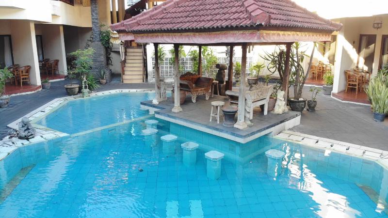 Hotel The Flora Kuta Bali, Singapore
