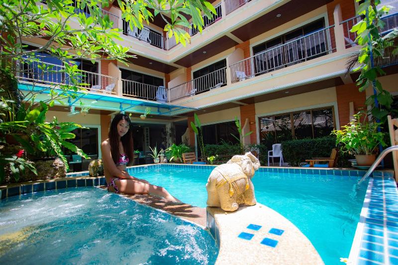 Seven Seas Hotel, Singapore