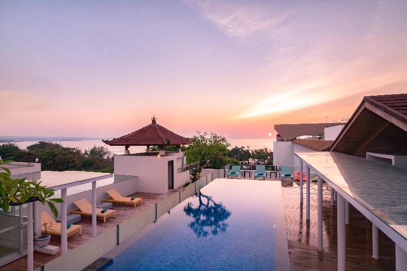 Kuta Beach Hotel, Singapore