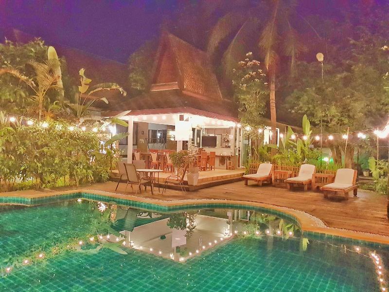 Ruen Ariya Resort, Singapore