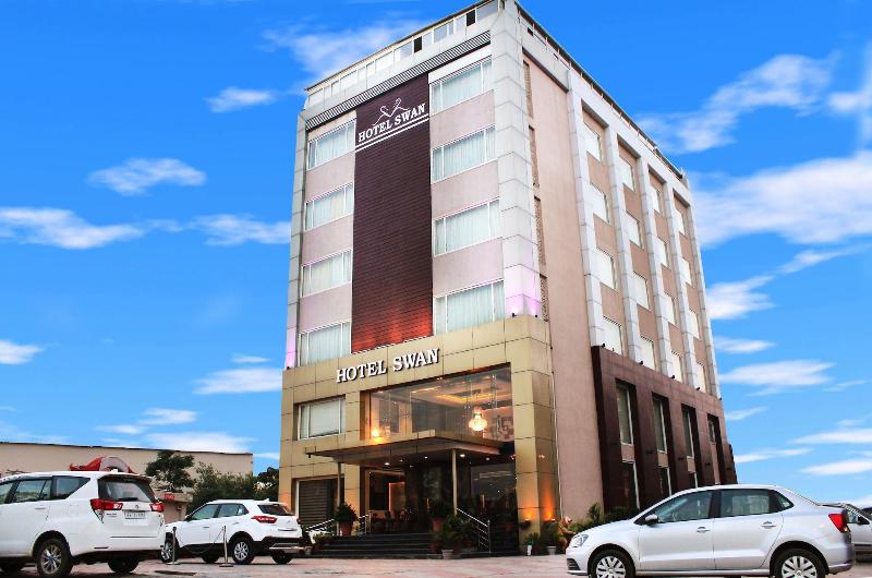 Hotel Swan exterior, 3-Star hotel in Chandigarh