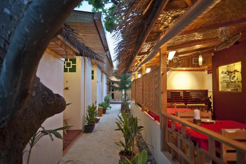 Kuredhi Beach Inn at Maafushi, Singapore