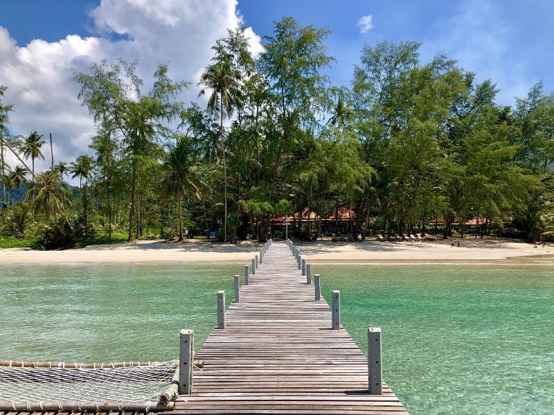 Ko Kut Ao Phrao Beach Resort, Singapore