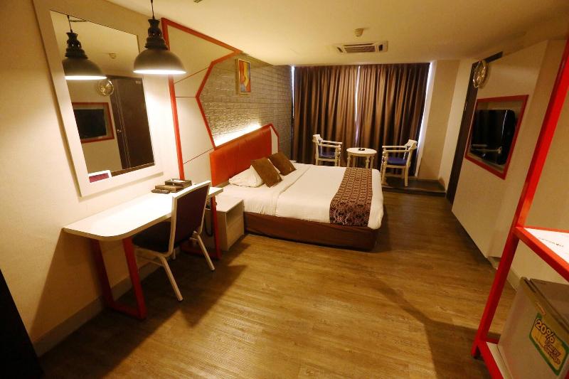 Photo of Golden Nasmir Hotel, 3-star hotel in Perai