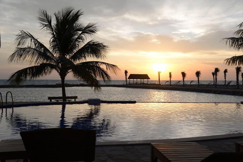 Mango Beach Resort, Singapore