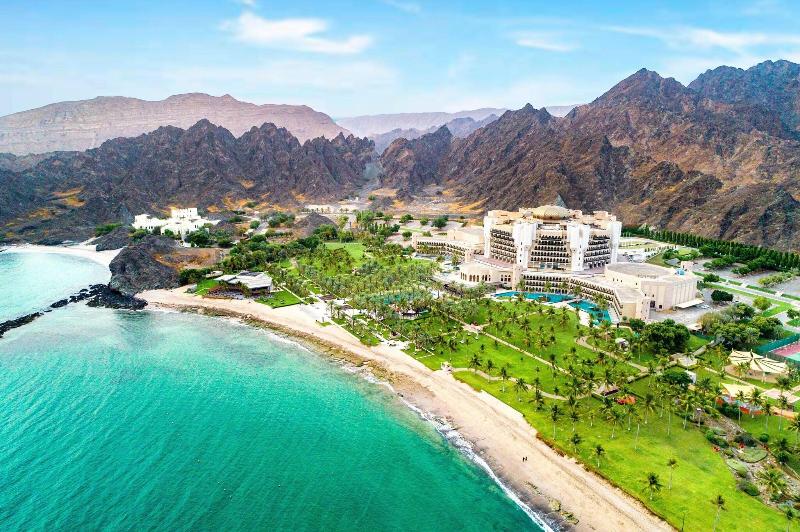 Al Bustan Palace, a Ritz-Carlton Hotel, 5-star hotel in Muscat (and vicinity)