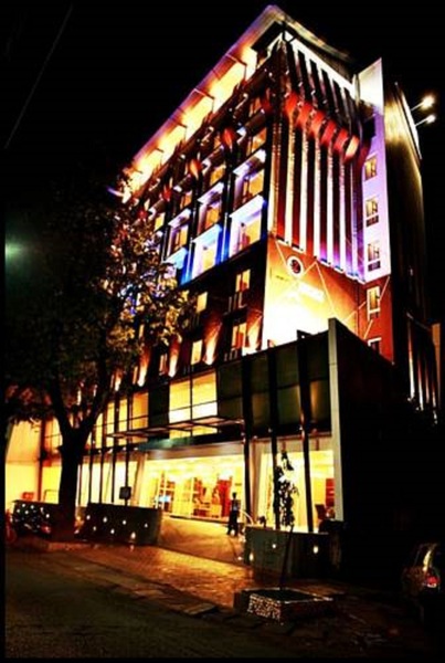 The HQ exterior, 3-Star hotel in Vasco da Gama