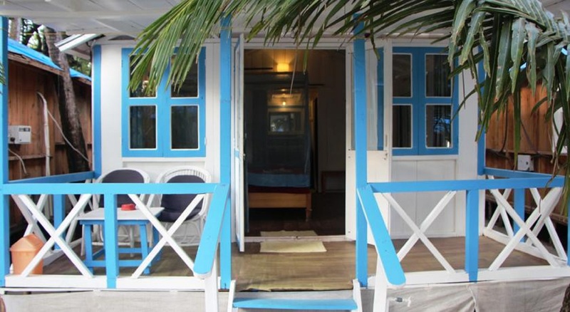 Cafe Blue Hotel, 3-star hotel in Chauri