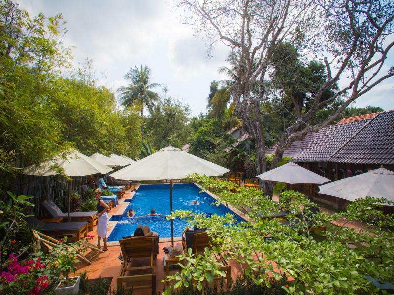 Brenta Phu Quoc, Singapore