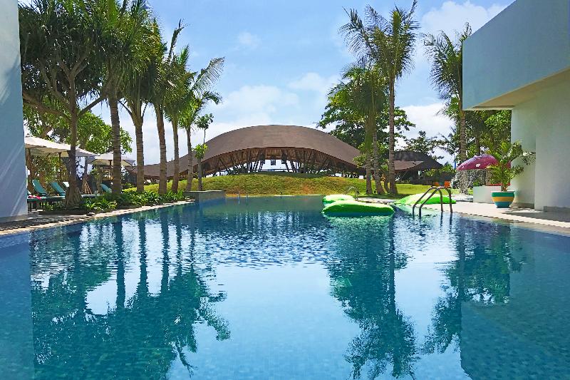 Tijili Benoa, Singapore