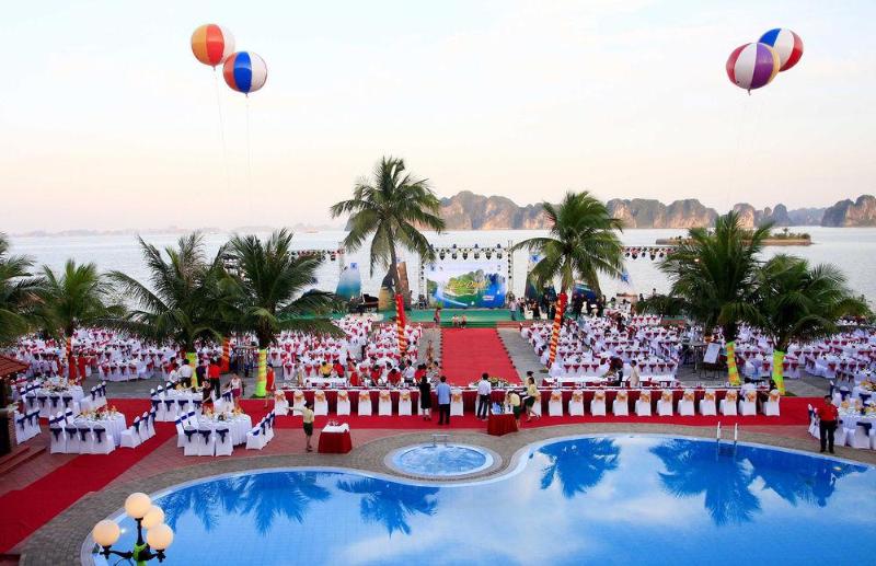 Tuan Chau Resort Ha Long, Singapore