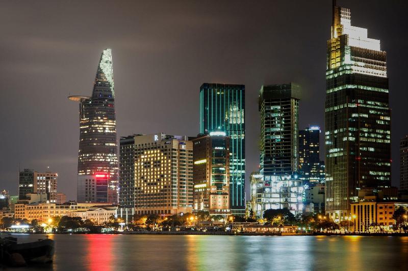 Renaissance Riverside Hotel Saigon, Singapore