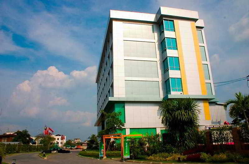 Photo of Korat Resort Hotel, 3-star hotel in Chok Chai