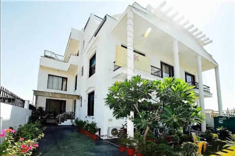 Photo of Hotel Imperial Park, 3-star hotel in Gurugram (and vicinity)