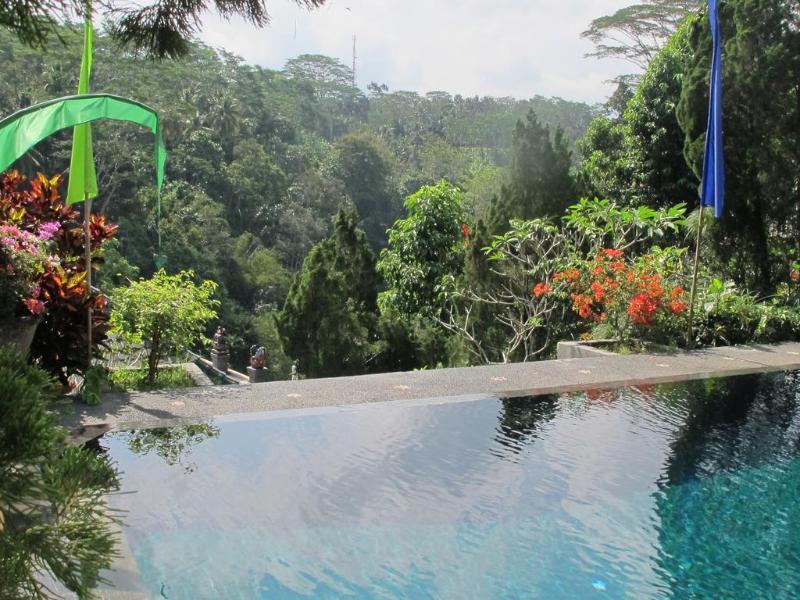 Tanah Merah Art Resort, Singapore