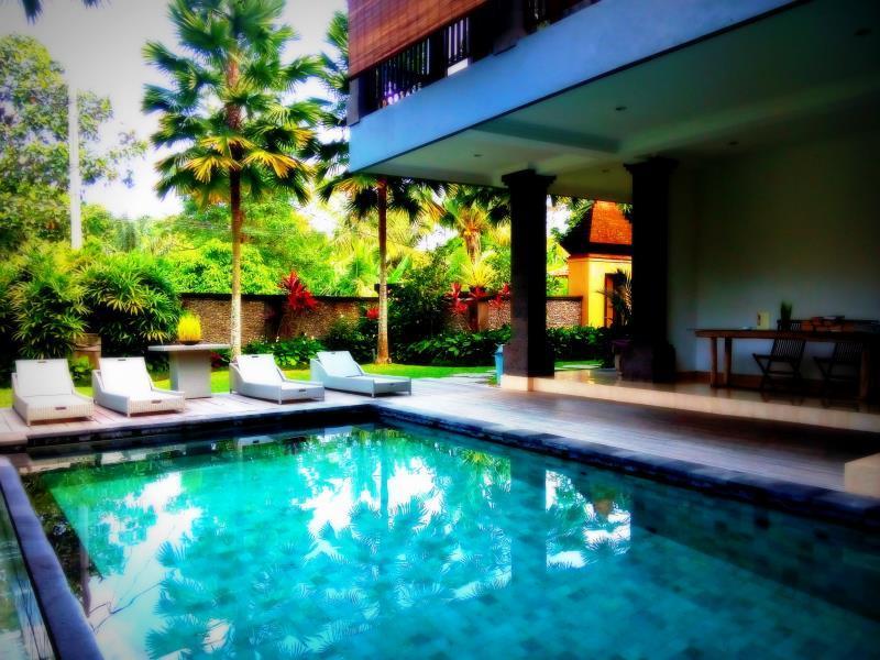 Villa Sonia Bisma, Singapore