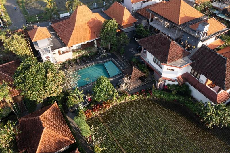 Nick's Pension, Singapore