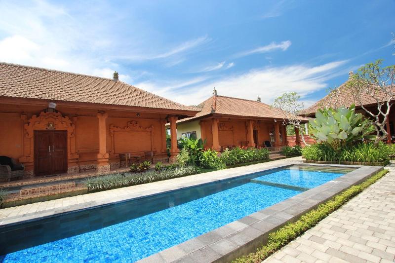 Bon Nyuh Bungalows, Singapore