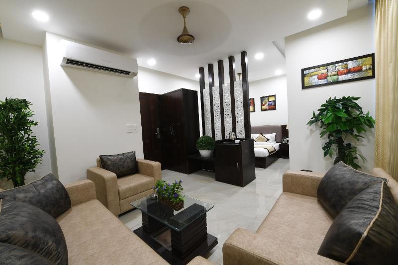 Photo of Madhav Muskan Residency, 3-star hotel in Mathura (and vicinity)
